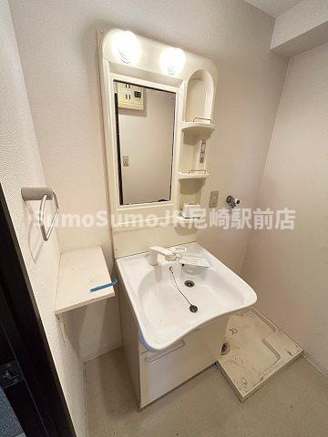 洗面設備　独立洗面台です