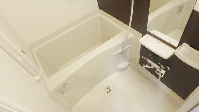 バス・シャワールーム　お問合せは(株)タウンハウジング東京へ