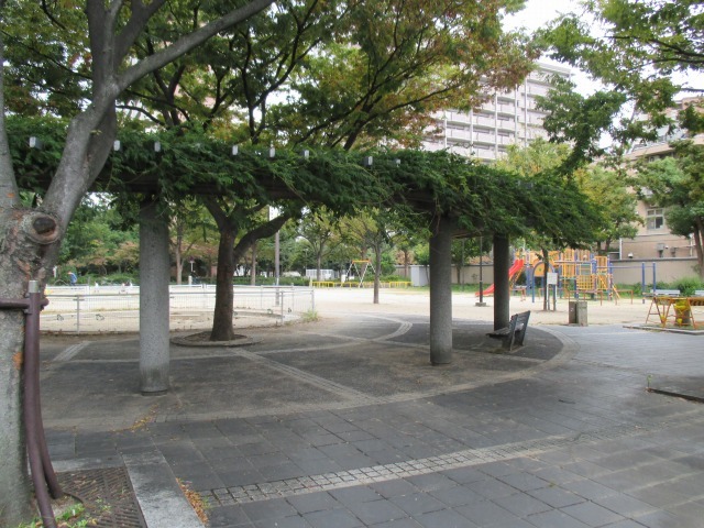 公園　鶴満寺公園（公園）まで629m
