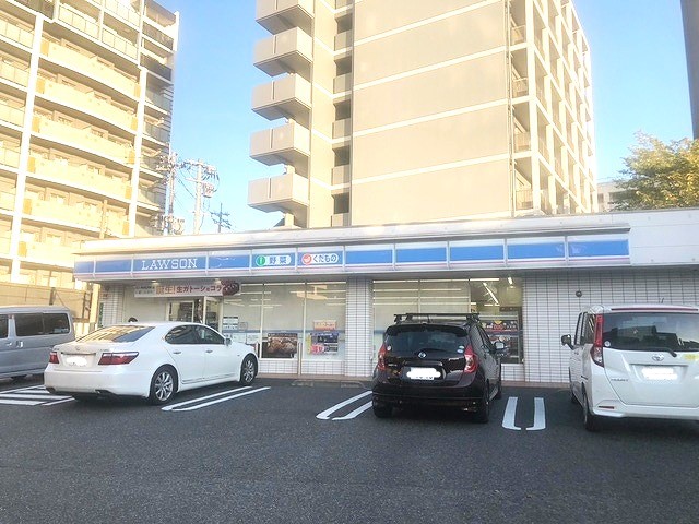 コンビニ　ローソン小倉田町店（コンビニ）まで236m