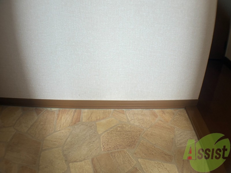 玄関　玄関です。玄関口が広く、来客時や荷物の持ち運びも安心です。