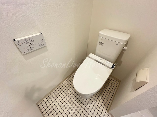 トイレ　温水洗浄便座付き♪