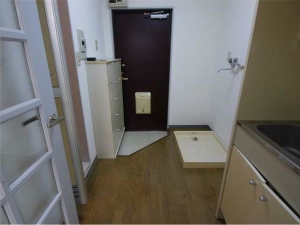 玄関　※別部屋参考写真