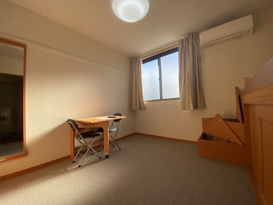 居室・リビング　※別部屋の写真です