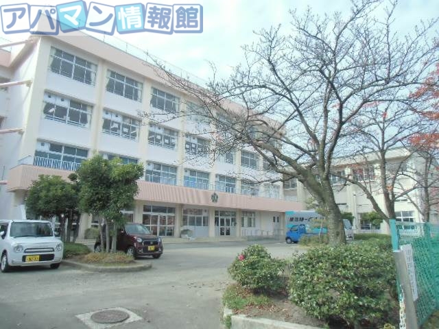 小学校　新潟市立桜が丘小学校（小学校）まで130m