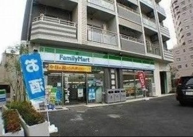 コンビニ　ファミリーマートサンズ市谷柳町店（コンビニ）まで185m