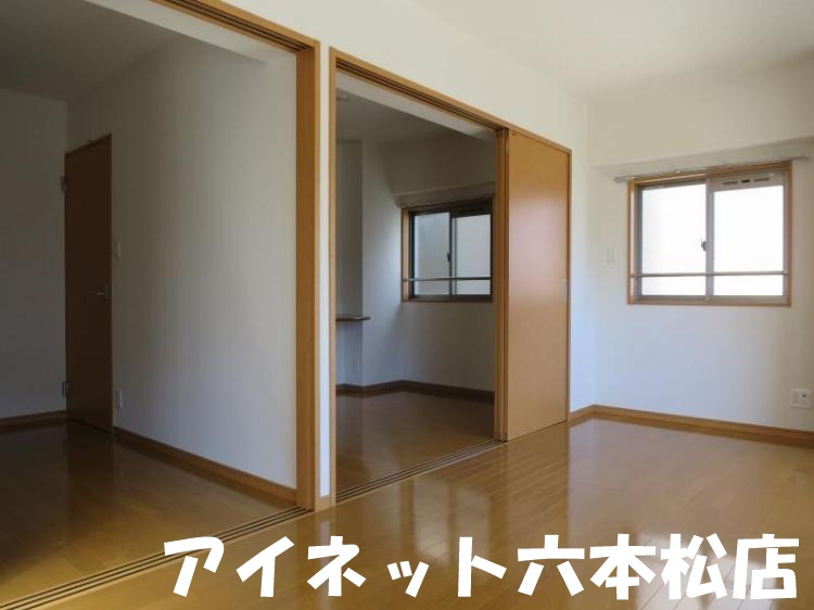 その他部屋・スペース　こちら寝室にいかがでしょうか。