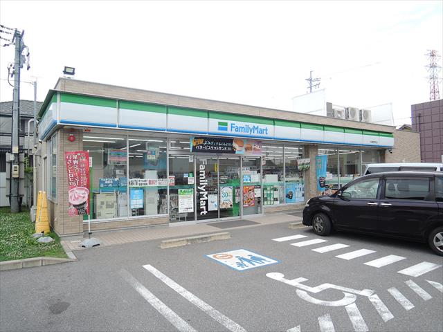 コンビニ　ファミリーマート（コンビニ）まで282m