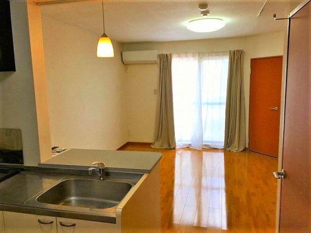 その他部屋・スペース　開放的な寝室です