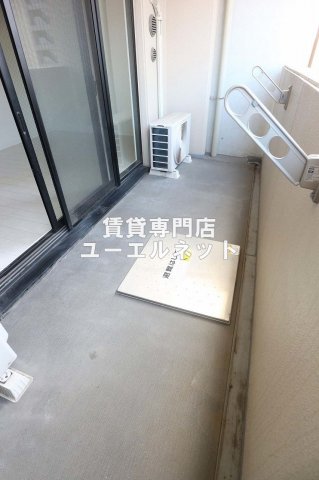 バルコニー　バルコニー付きで採光＆風通し良好！
