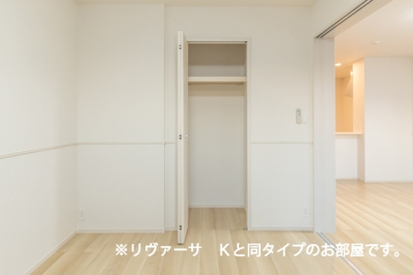 収納　※参考写真　同建築メーカー施工の同間取完成他物件のものです。