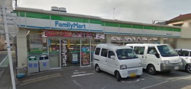 コンビニ　ファミリーマート（コンビニ）まで232m