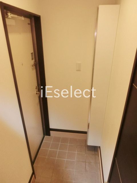 玄関　シューズボックス付きの玄関です