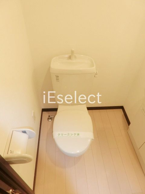 トイレ　シンプルなトイレ
