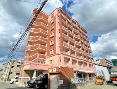建物外観　東区の単身用マンションです