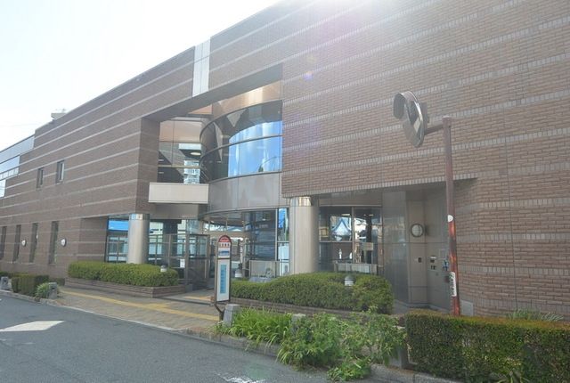 図書館　世田谷区砧図書館（図書館）まで331m