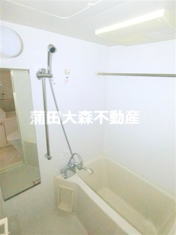 バス・シャワールーム　浴室乾燥機付きのバスルームお風呂
