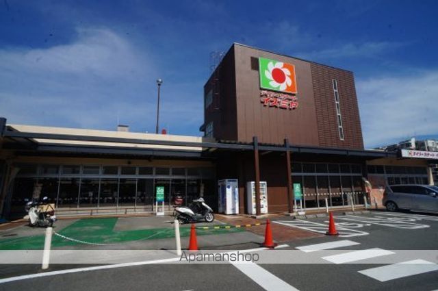スーパー　イズミヤ　橿原神宮前店（スーパー）まで366m
