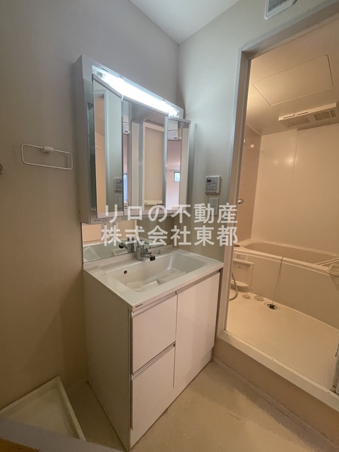 洗面設備　※補修前のお写真です