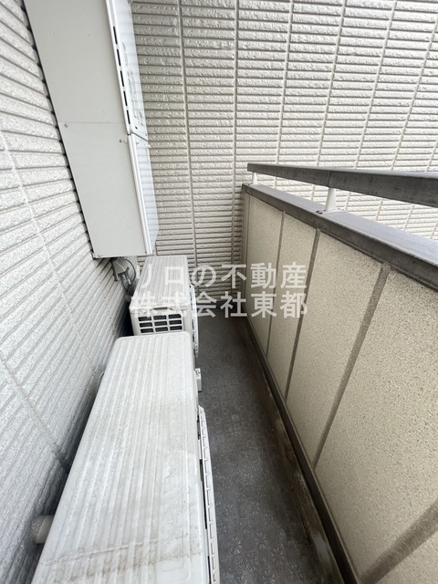 バルコニー　※補修前のお写真です