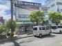 コンビニ　ファミリーマート岡東町店（コンビニ）まで550m