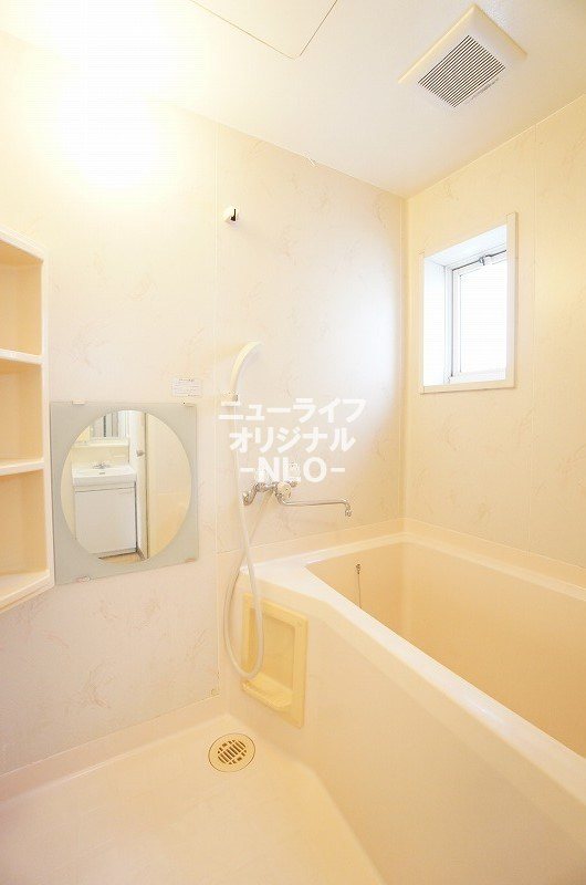 バス・シャワールーム　※同建物内別室参照。現況を優先致します。