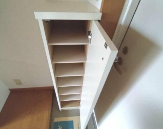 玄関　別部屋の画像を使用しております。