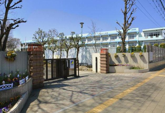 小学校　戸田市立戸田第一小学校（小学校）まで1006m