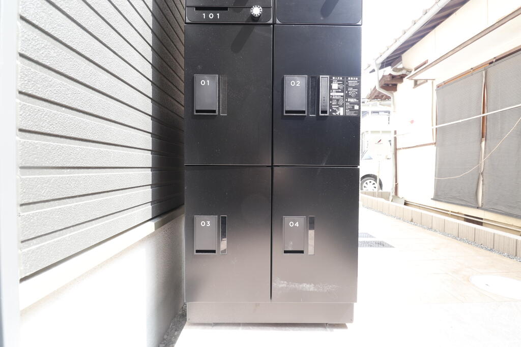 その他　便利な宅配BOX付きです♪