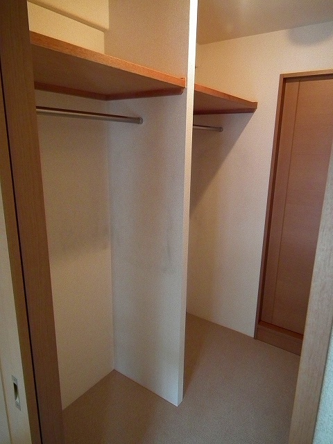 収納　ウォークインクローゼット