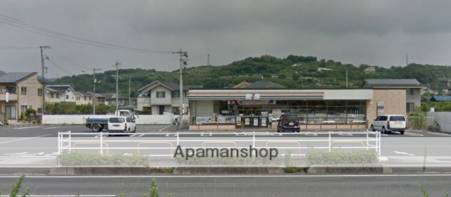 コンビニ　セブンイレブン（コンビニ）まで563m