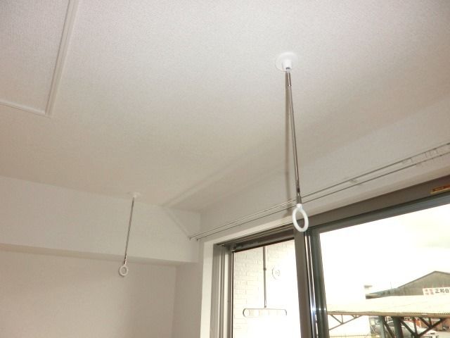 その他　雨の日に便利な室内物干し
