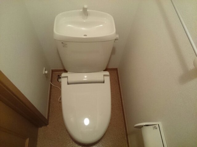 トイレ　落ち着いたトイレです