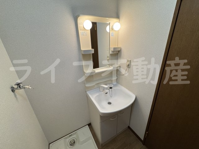 洗面設備　独立洗面台で身支度をすべて済ませてしまいましょう