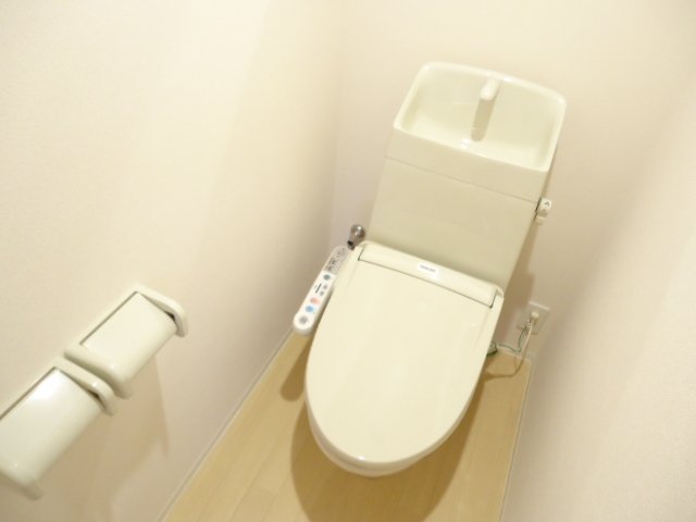 トイレ　シャワートイレ