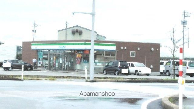 コンビニ　ファミリーマート（コンビニ）まで1609m