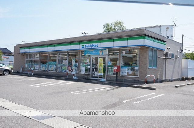 コンビニ　ファミリーマート（コンビニ）まで421m