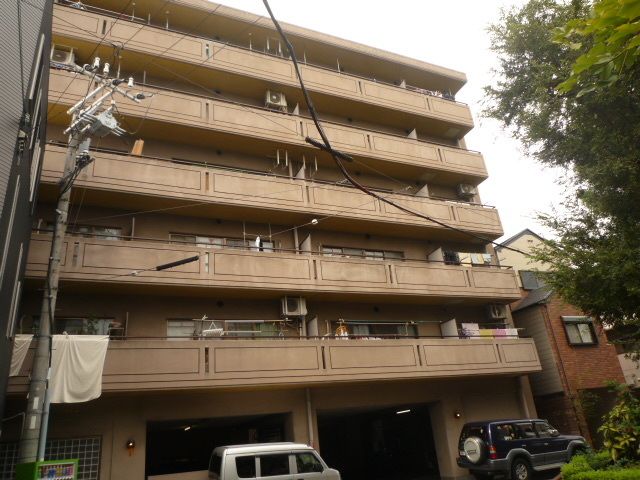 建物外観　外観は落ち着いています