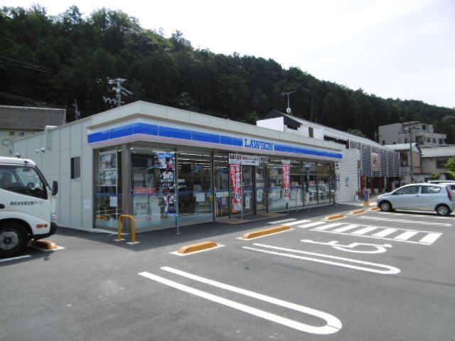 コンビニ　ローソン（コンビニ）まで200m