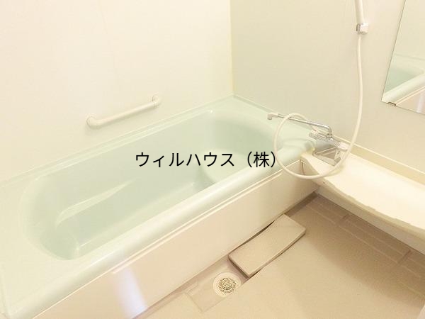 バス・シャワールーム　浴室乾燥機付き広々バスルーム！