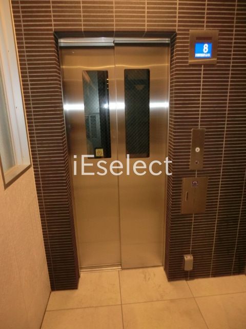 エントランス　エレベーター付きで高層階でも楽ちん
