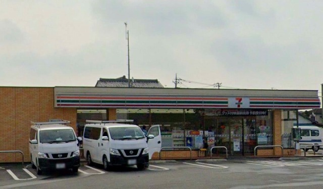 コンビニ　セブンイレブン伊勢崎寿町店（コンビニ）まで122m
