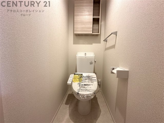 トイレ　温水洗浄便座付きのトイレです☆