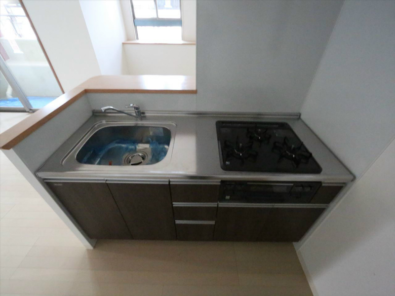 キッチン　システムキッチン（ガス3口グリル）冷蔵庫レンジ等用意できます