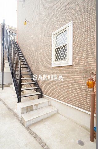 エントランス　お洒落な建物デザイン♪