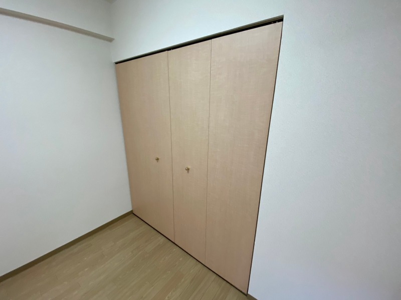 収納　寝室のクローゼットです。部屋がすっきり片付きます。