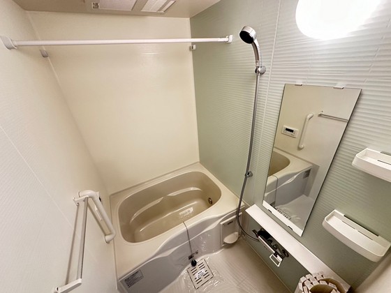 バス・シャワールーム　※別部屋の写真です