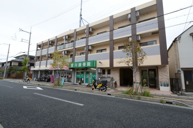 建物外観　オートロック付きで安心です♪