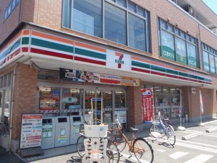コンビニ　セブンイレブン世田谷榎店（コンビニ）まで435m