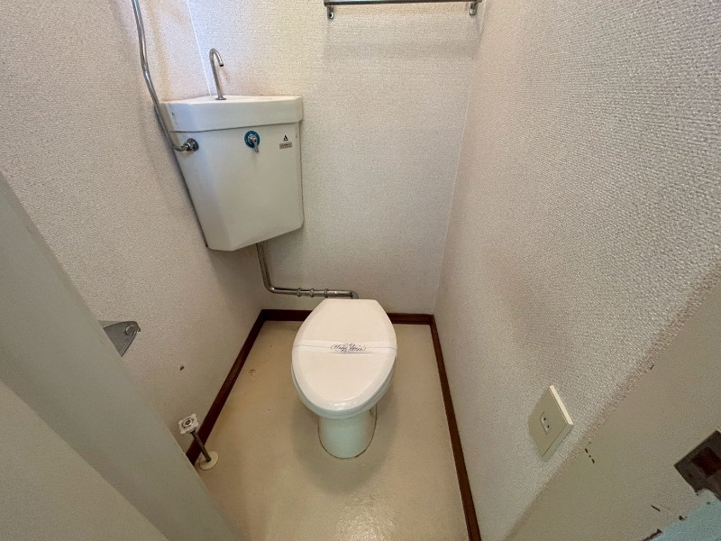 トイレ　こちらはトイレです。清潔感があり、安心して使用できます。